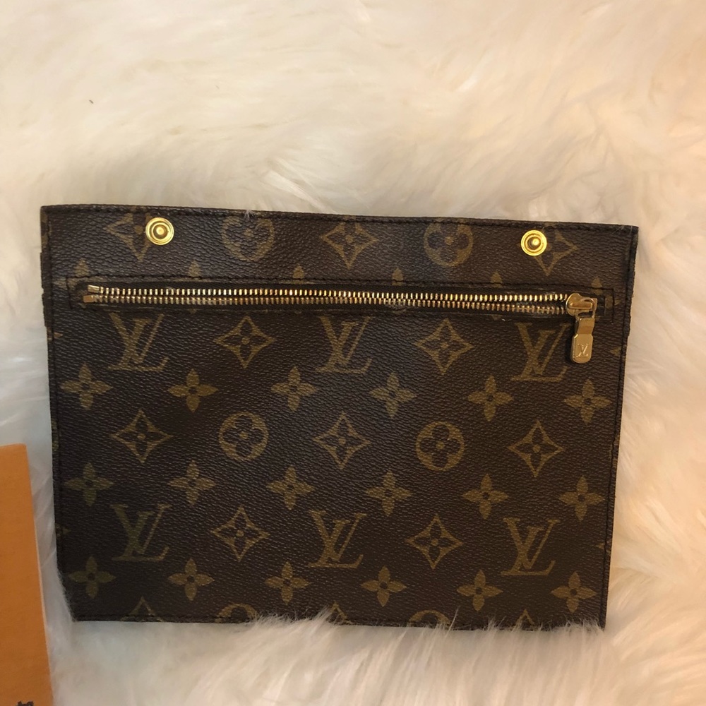 🔥SOLD🔥Randonnee detachable Pouch